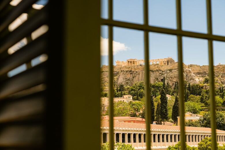 Apartamentos Ch Adrianou Suites