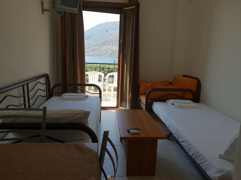Domaine Papakonstantis Apartments To Let