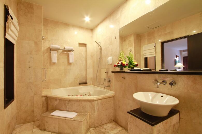 Hotel The Lokha Legian Resort & Spa