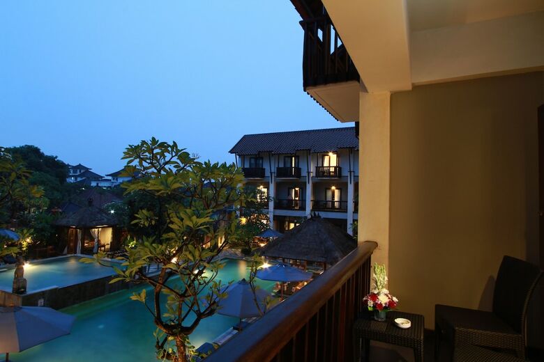 Hotel The Lokha Legian Resort & Spa
