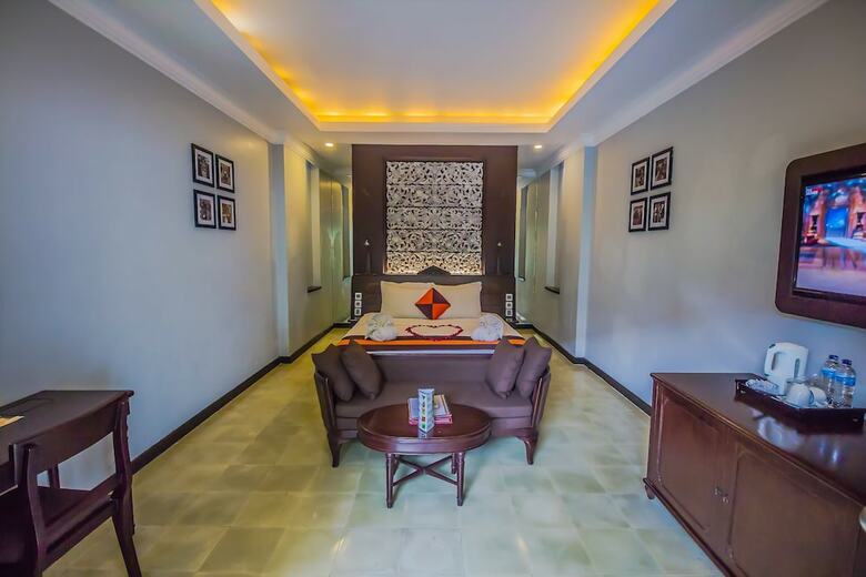 Hotel The Lokha Legian Resort & Spa