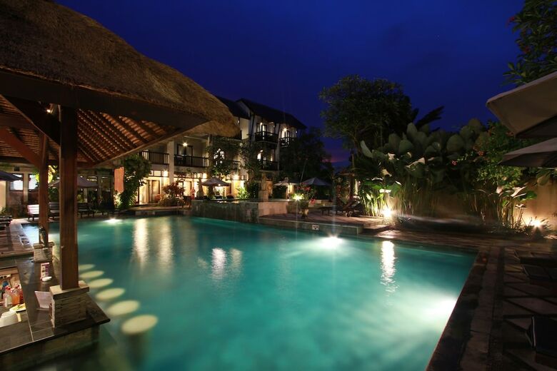 Hotel The Lokha Legian Resort & Spa