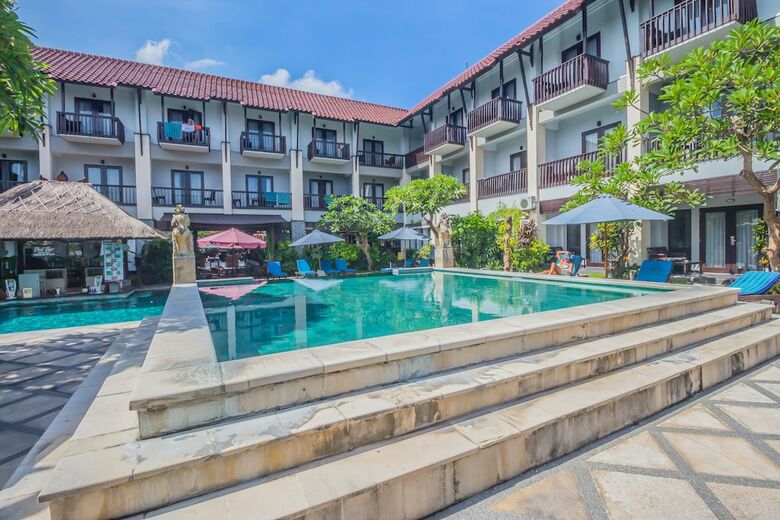 Hotel The Lokha Legian Resort & Spa