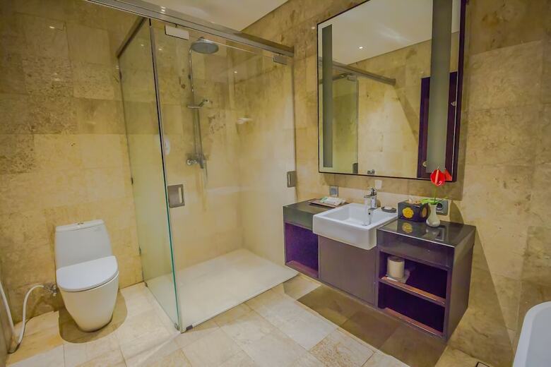 Hotel The Lokha Legian Resort & Spa