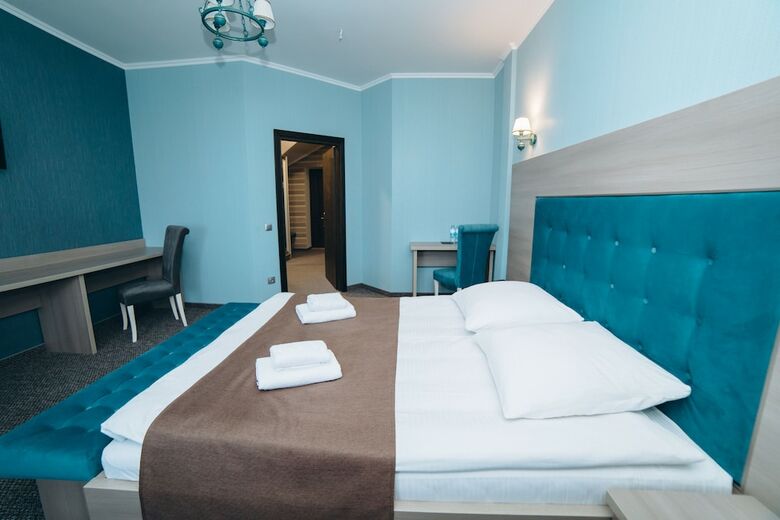 Hotel Complex Globus