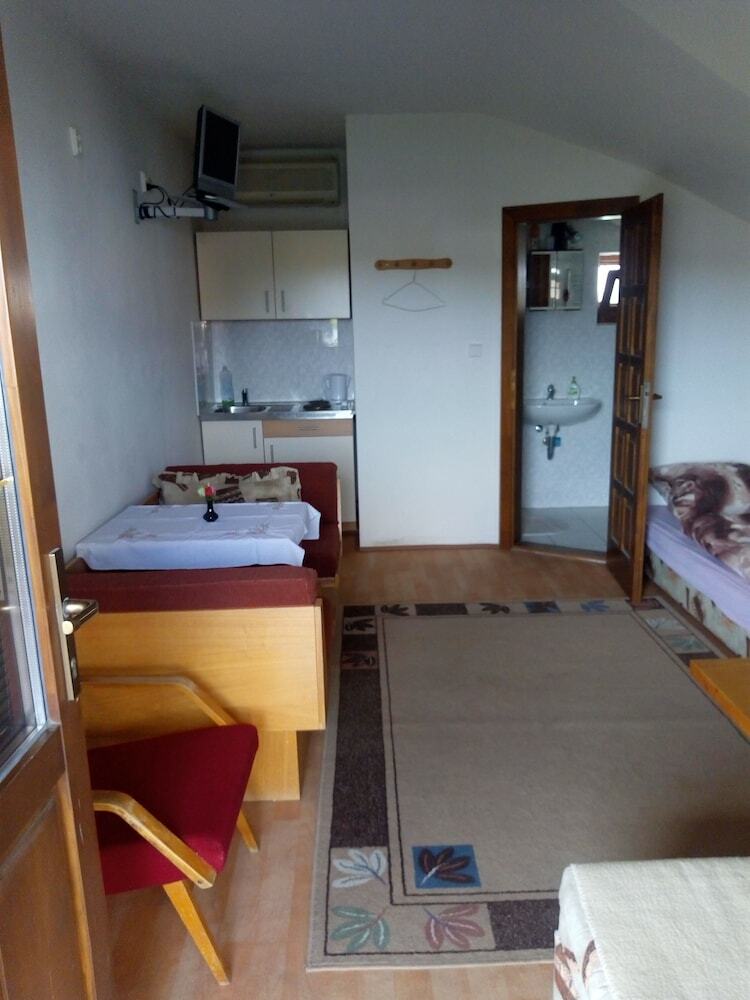 Monika Apartman