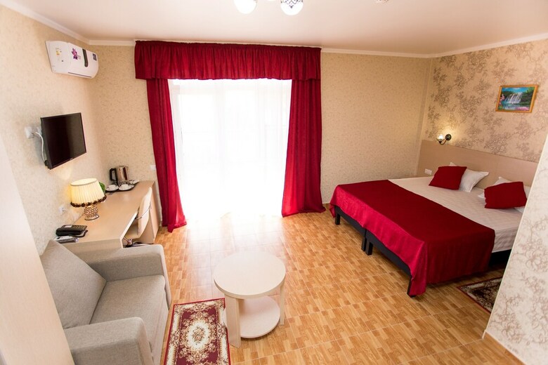 Hotel Alfa Plyus