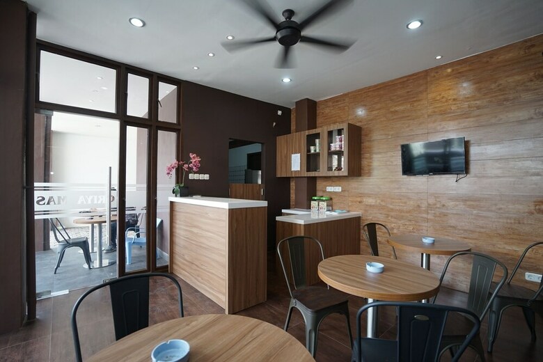 Hostal Oyo 932 Griya Mas Residence Syariah