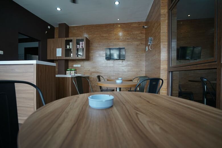 Hostal Oyo 932 Griya Mas Residence Syariah