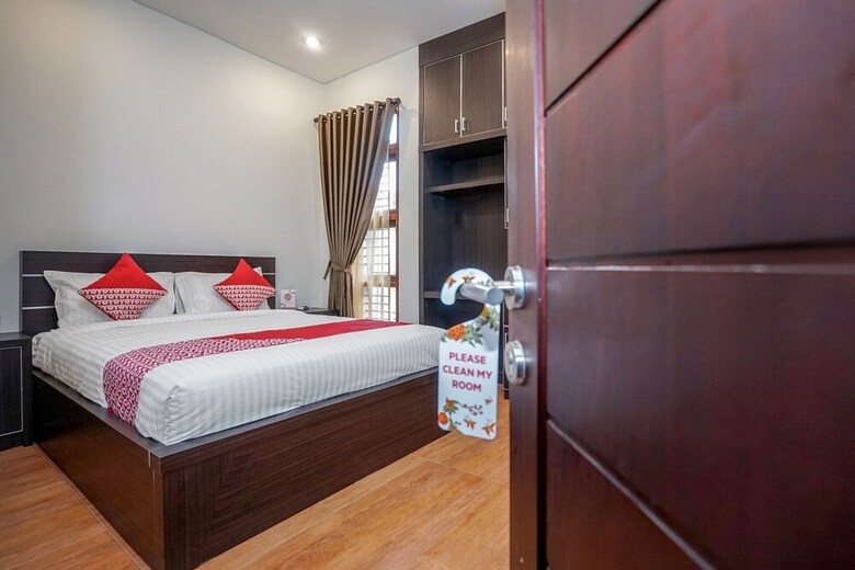 Hostal Oyo 932 Griya Mas Residence Syariah
