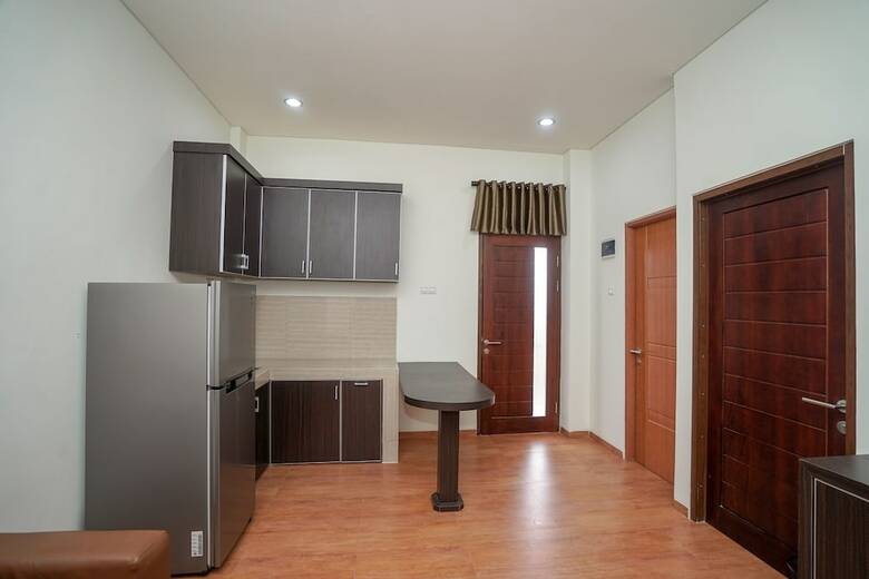Hostal Oyo 932 Griya Mas Residence Syariah