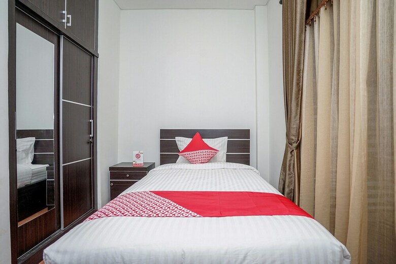Hostal Oyo 932 Griya Mas Residence Syariah