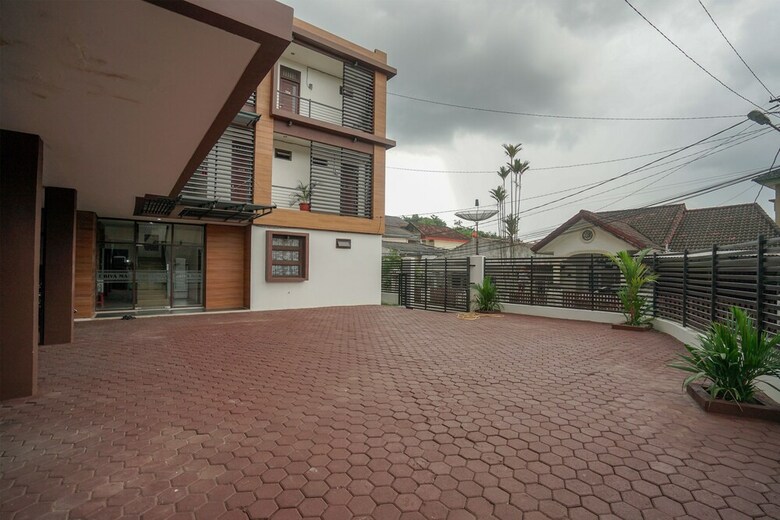 Hostal Oyo 932 Griya Mas Residence Syariah