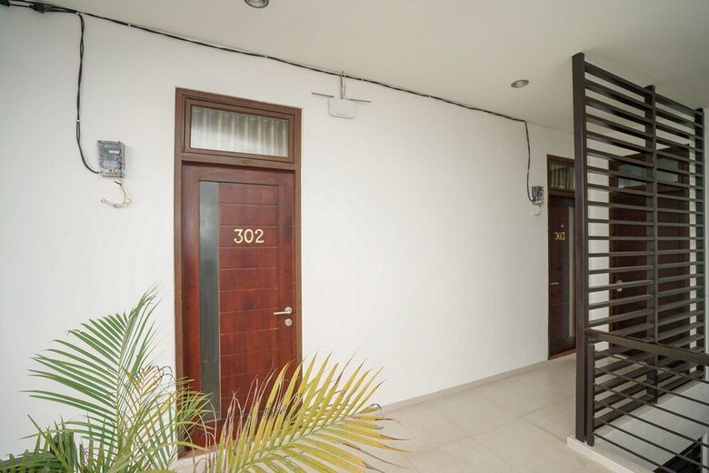 Hostal Oyo 932 Griya Mas Residence Syariah