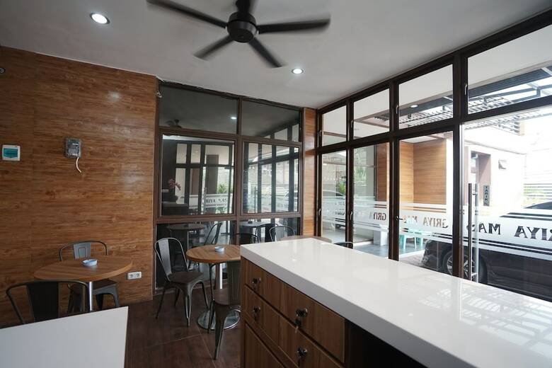 Hostal Oyo 932 Griya Mas Residence Syariah