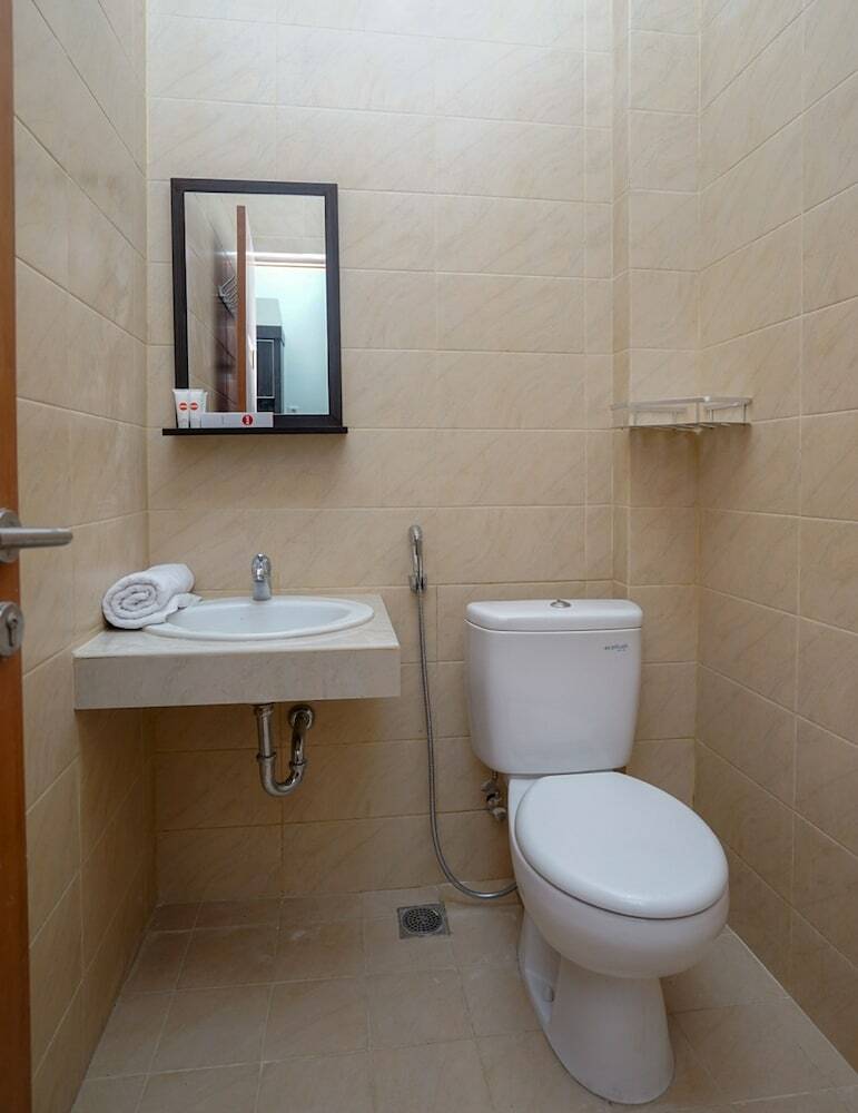 Hostal Oyo 932 Griya Mas Residence Syariah