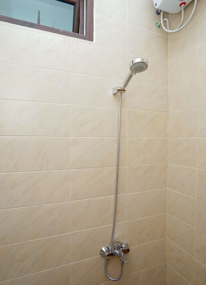 Hostal Oyo 932 Griya Mas Residence Syariah