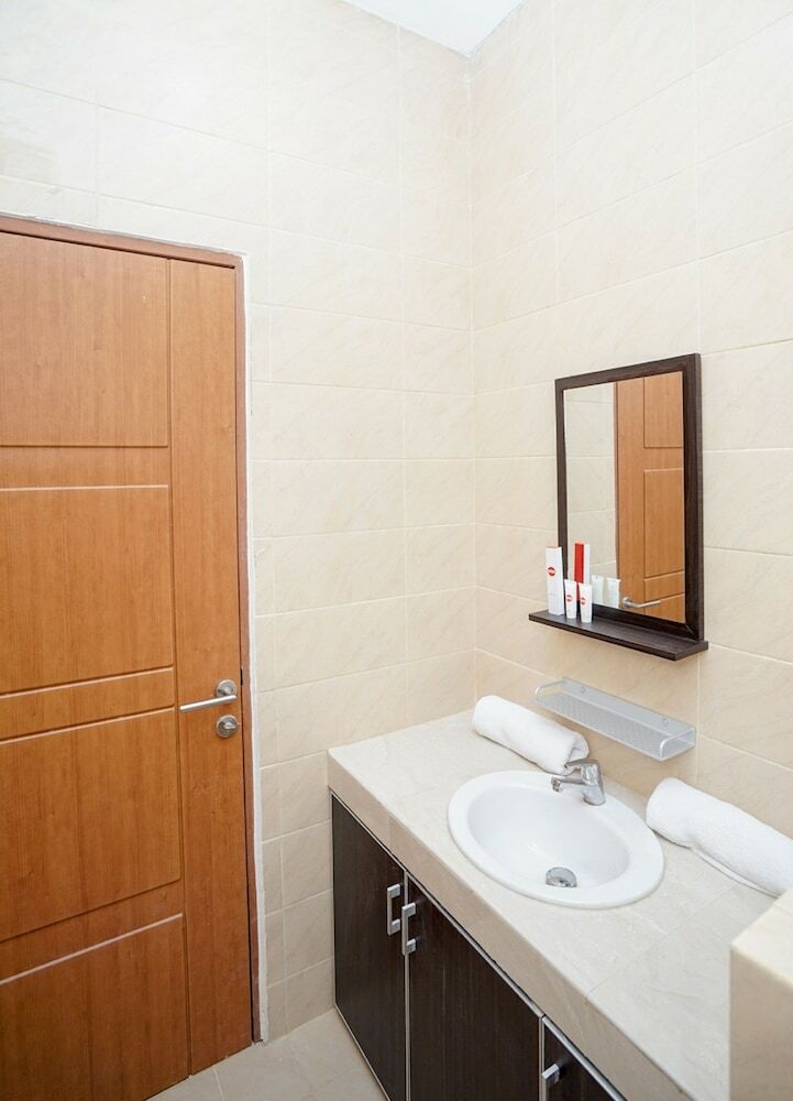 Hostal Oyo 932 Griya Mas Residence Syariah