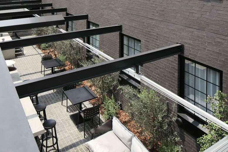 Cen Diversity Hotel & Cafe