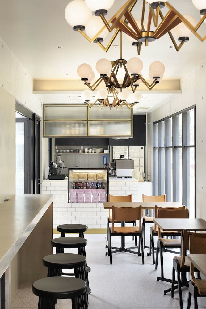 Cen Diversity Hotel & Cafe