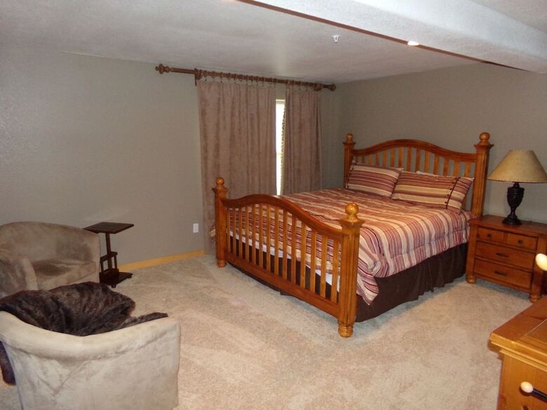 Prospector Village 3 Bed 3 Bath