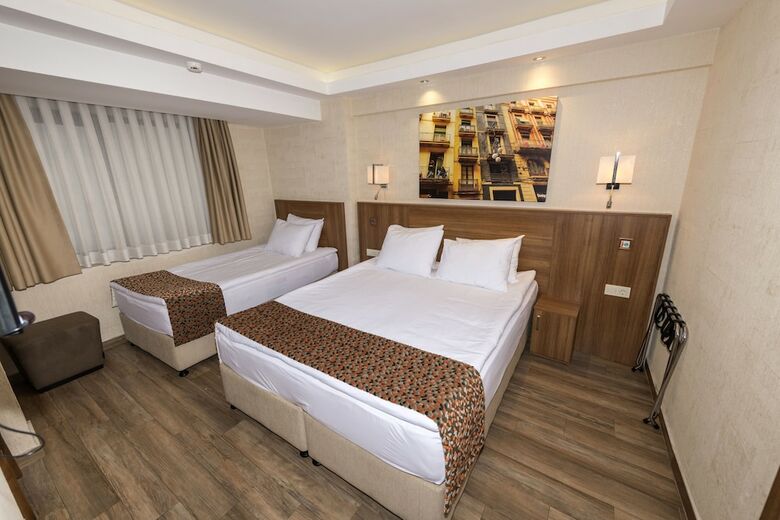 B Guest Hotel