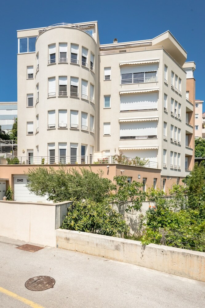 La Bonbonniera Luxury Apartments