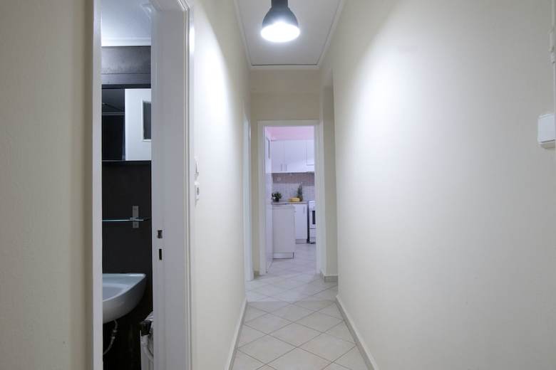 Ambelokipi. Spacious Sunny Apartment