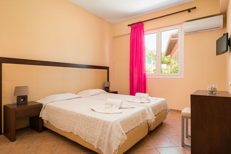 Fouxia Apartments And Studios