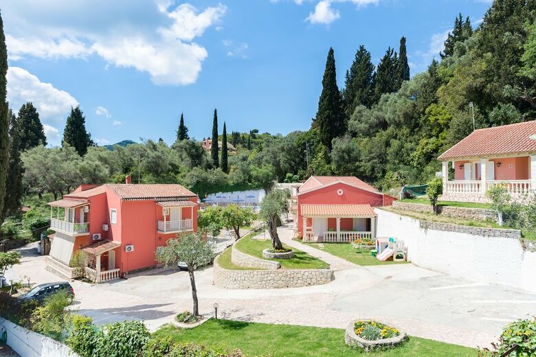Fouxia Apartments And Studios