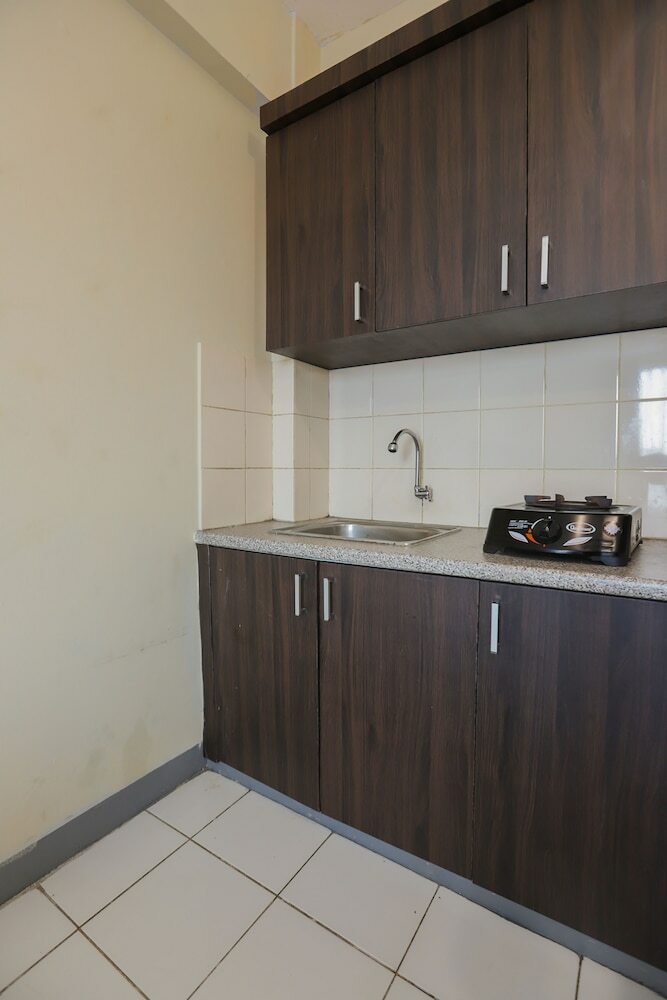 Oyo 909 Lauv Room Grand Centerpoint
