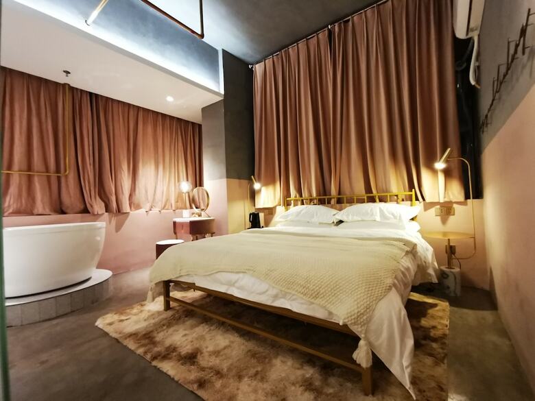 Black Gold Factory Boutique Design Hotel