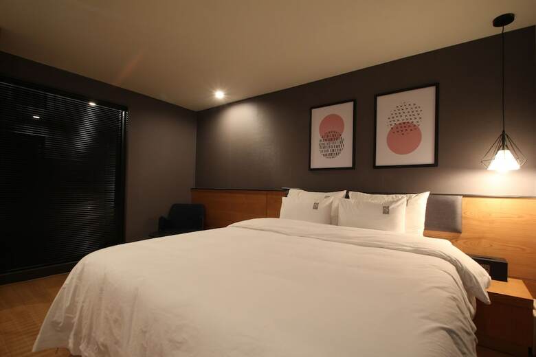 Gray 191 Hotel
