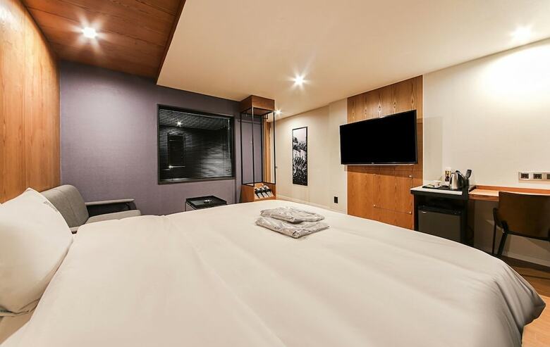 Gray 191 Hotel