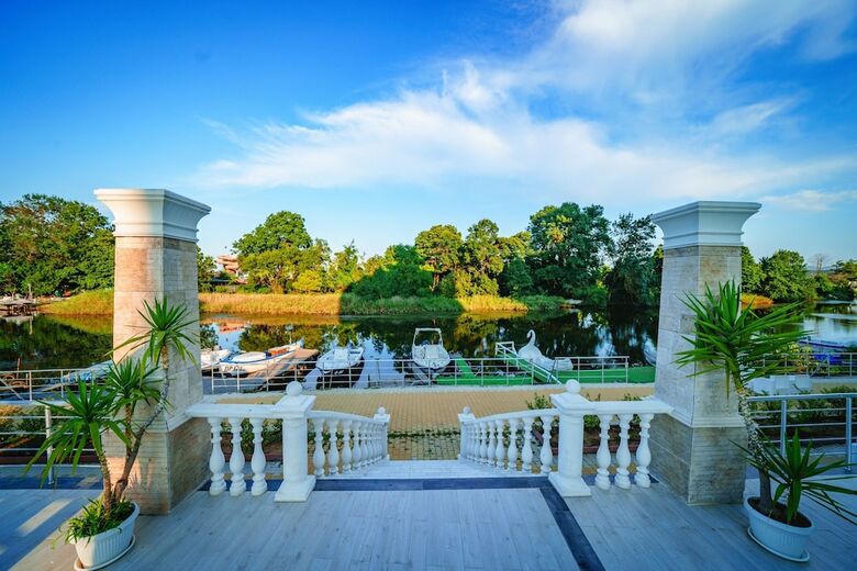 Perla Royal Hotel