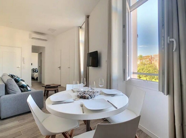 Beautiful Apart In Private Building, Cannes Center