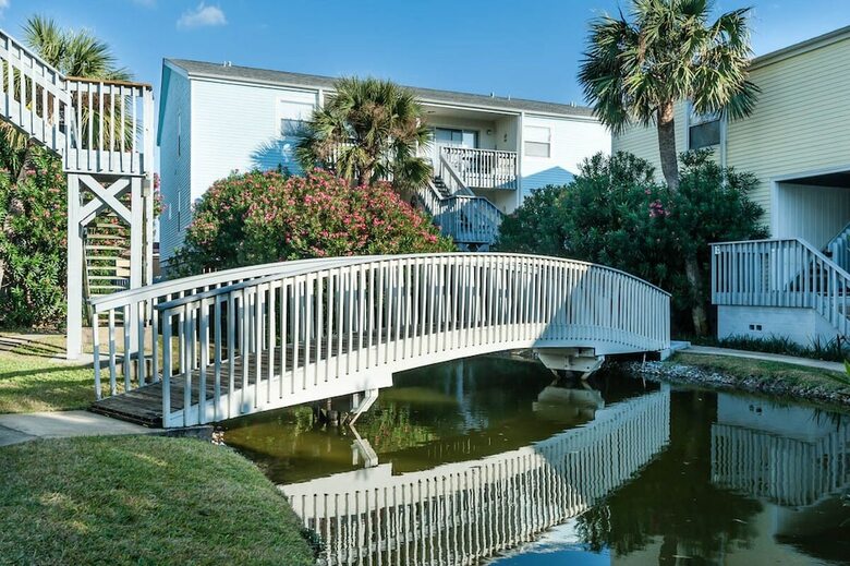 Villas On The Gulf Unit M5 - Two Bedroom Condo