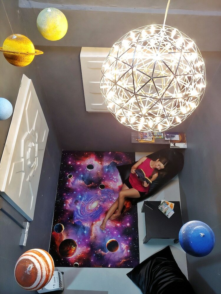 Met A Space Pod At Asoke