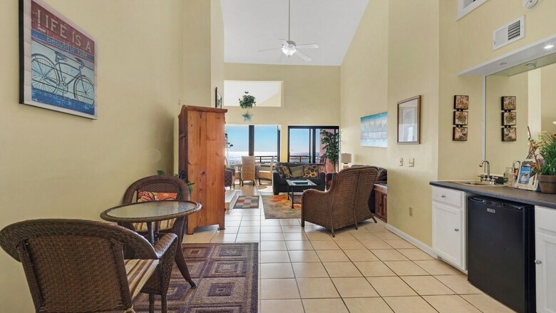Palm Beach Club 2302 - Two Bedroom Condo