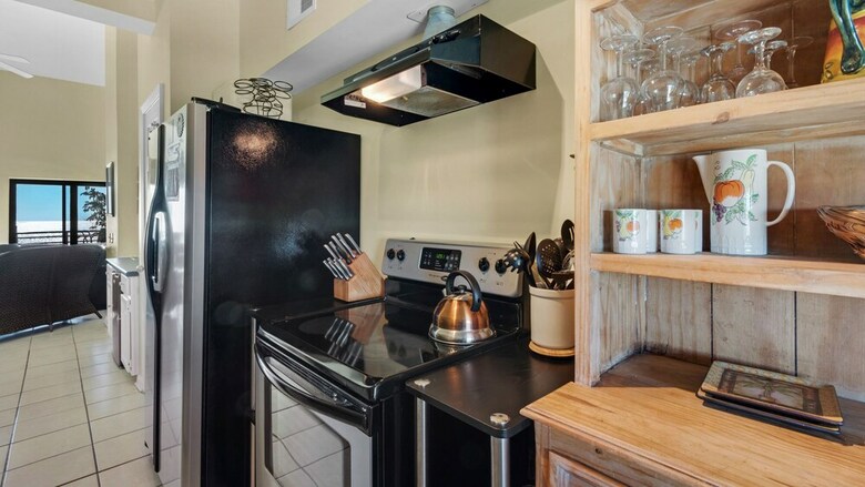 Palm Beach Club 2302 - Two Bedroom Condo