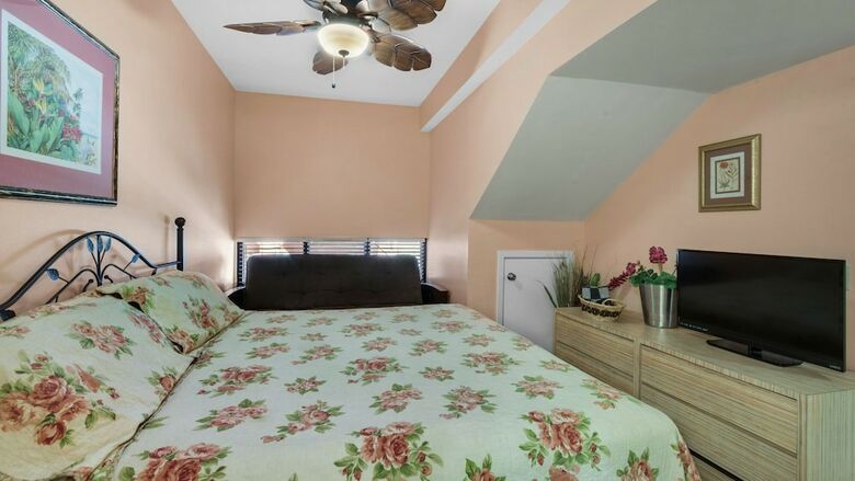 Palm Beach Club 2302 - Two Bedroom Condo