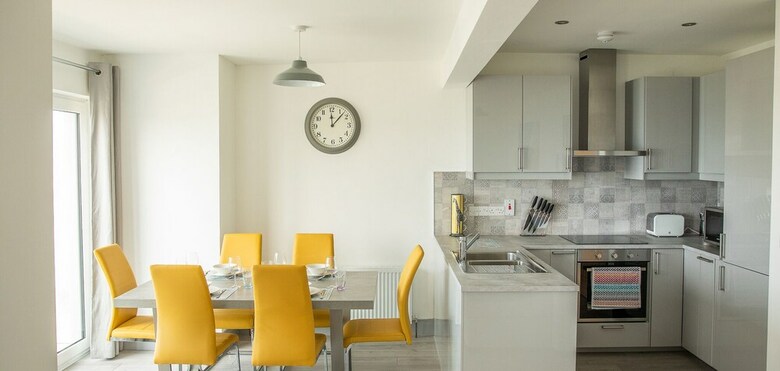 Apartamentos Holiday Rentals Ni - Eglinton Four