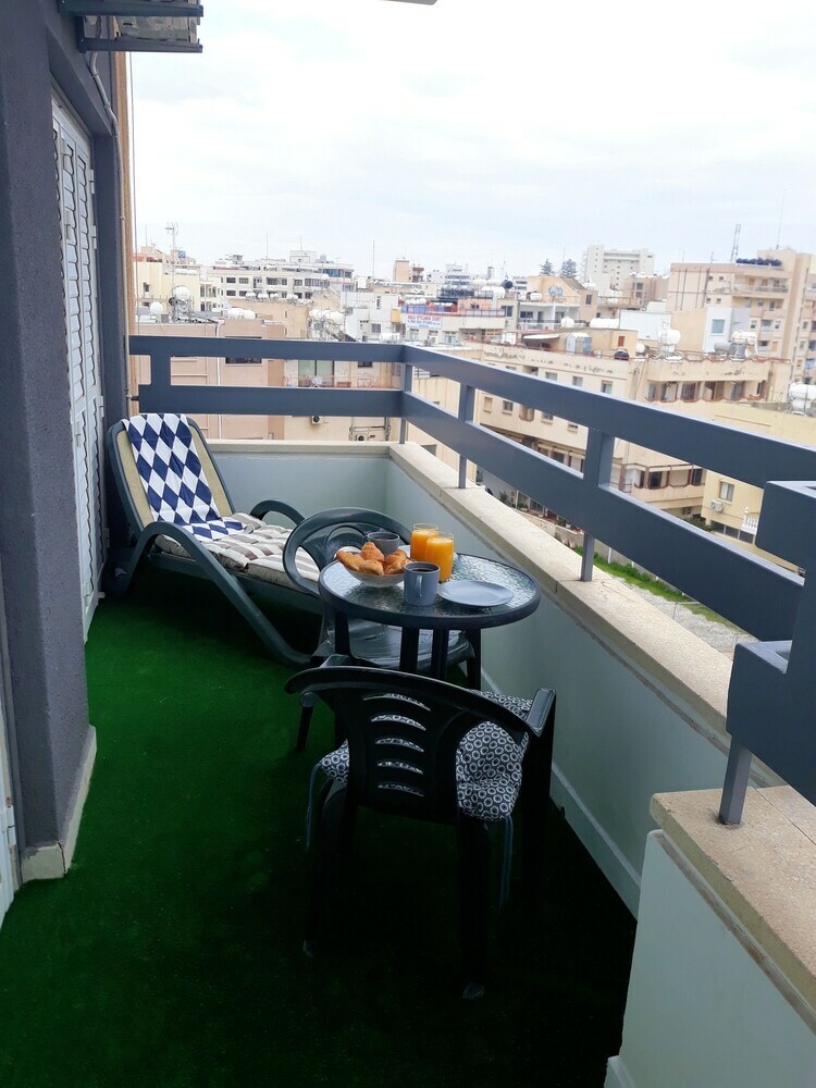 Sunny Apartment Larnaca