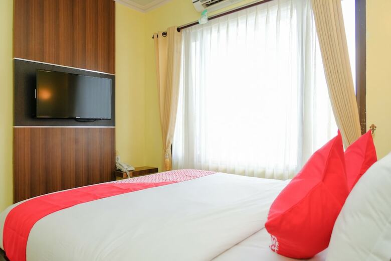 Oyo 887 Green Hill Hotel And Convention Center