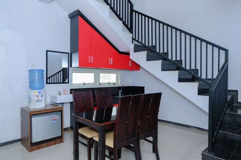 Oyo 887 Green Hill Hotel And Convention Center