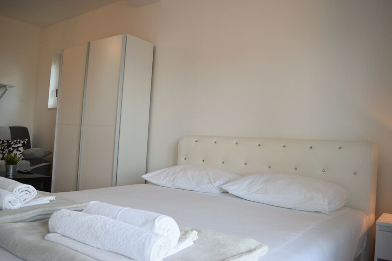 Apartments Milas