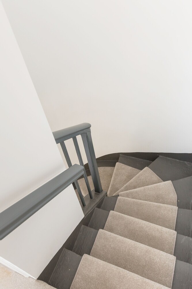 Contemporary Central Edinburgh Apartment