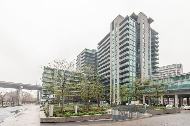 Simply Comfort. Fort York Apartments