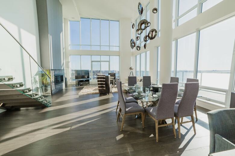 Simply Comfort. King's Wharf Apartments