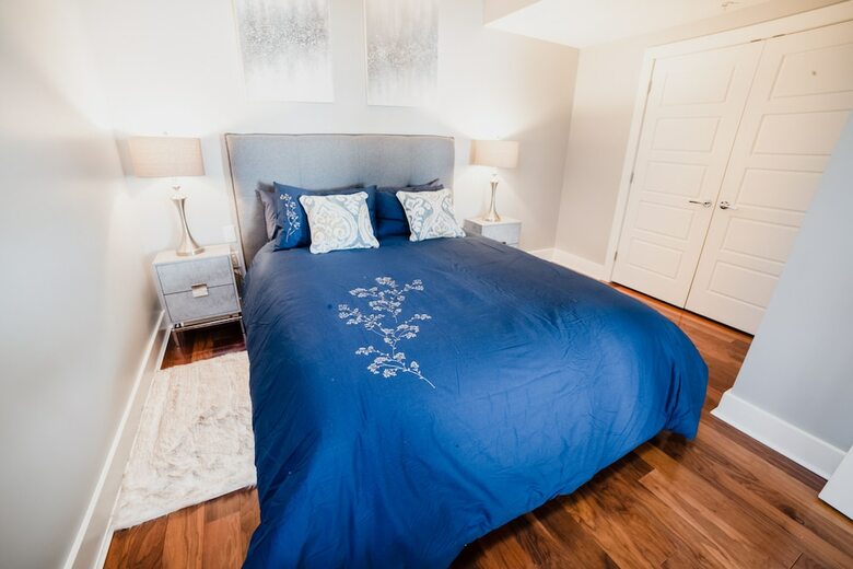 Simply Comfort. King's Wharf Apartments